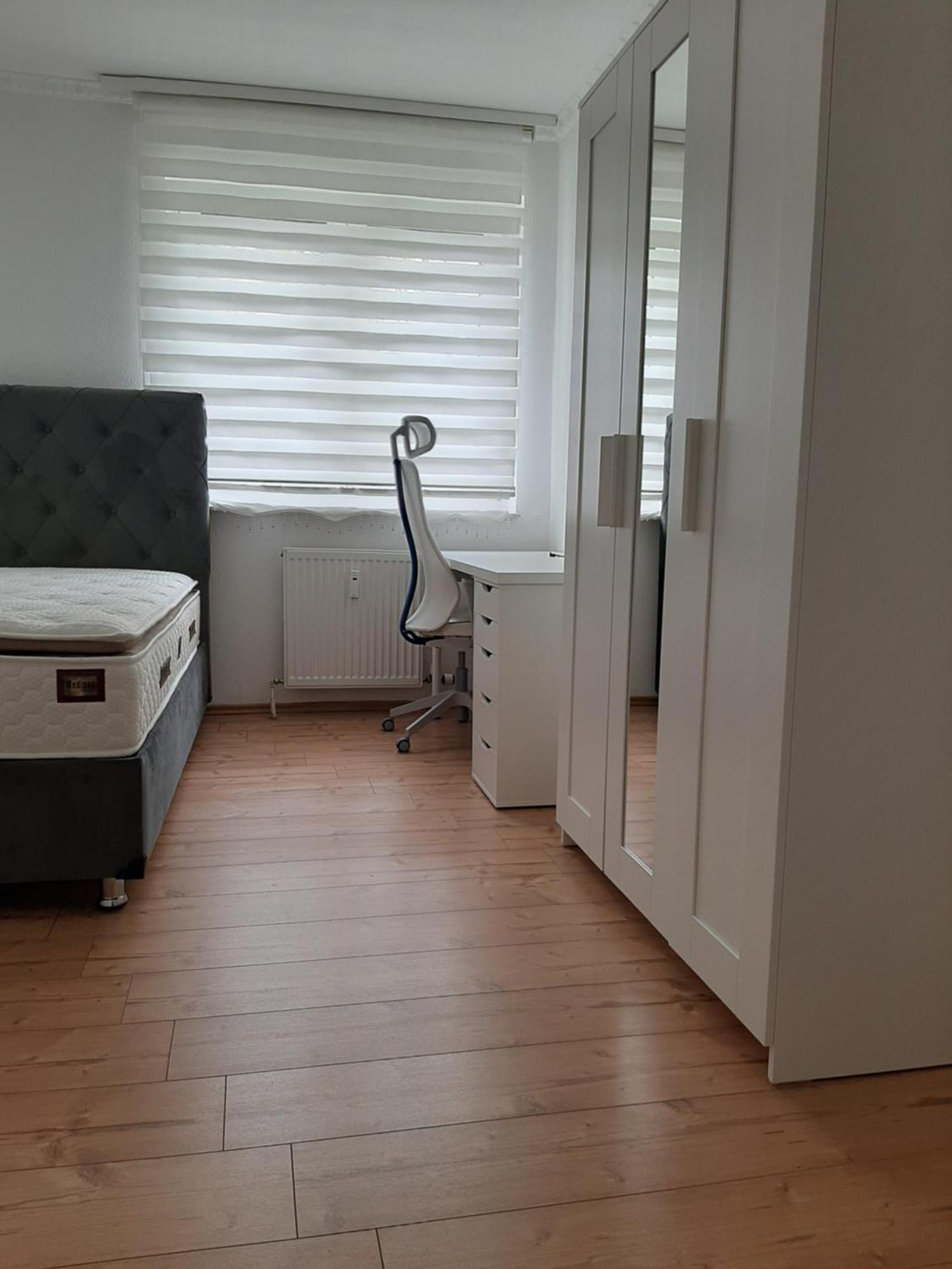 A Cozy Room With Brand New Furniture Frankfurt am Main Exterior foto