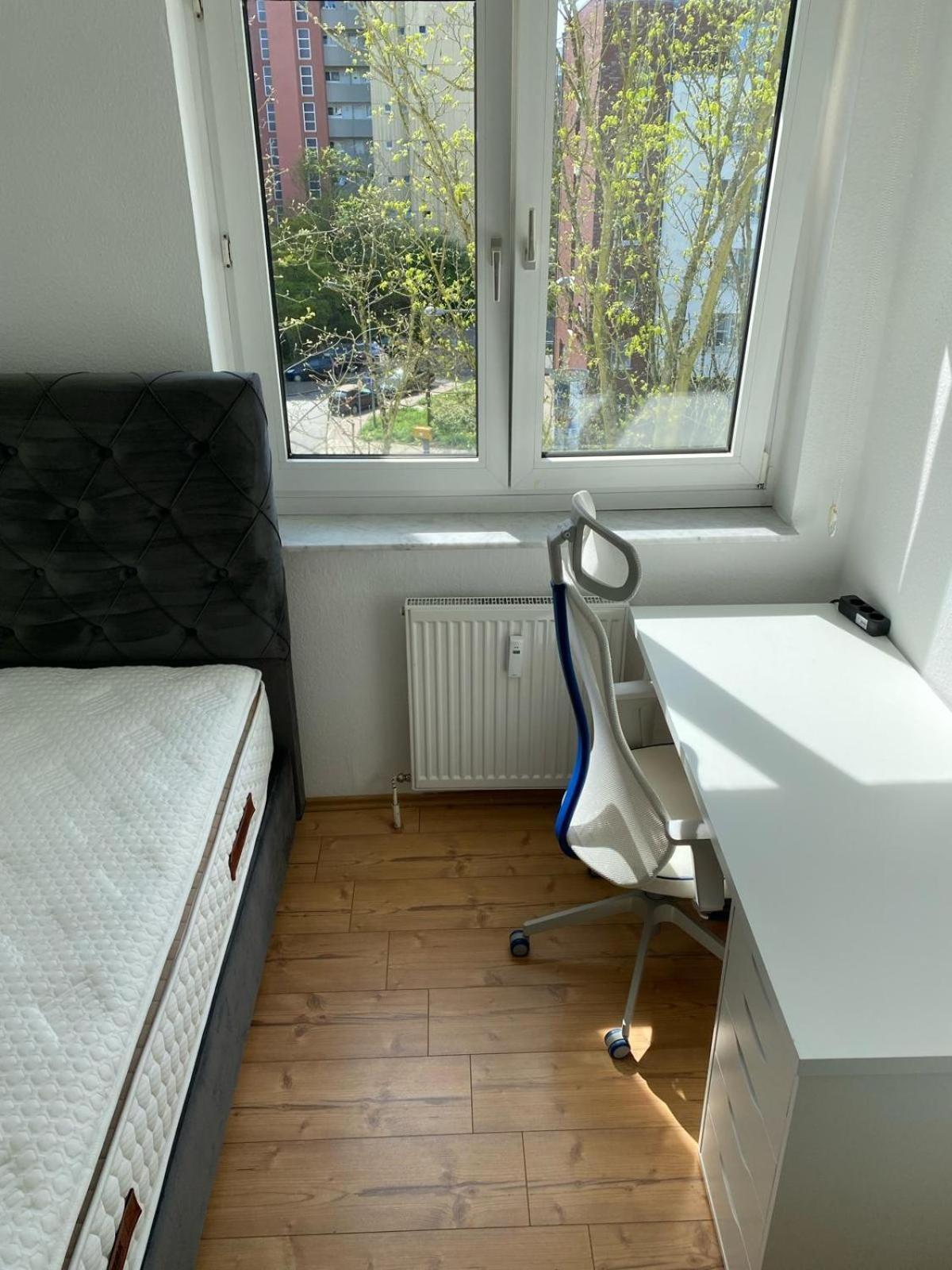 A Cozy Room With Brand New Furniture Frankfurt am Main Exterior foto